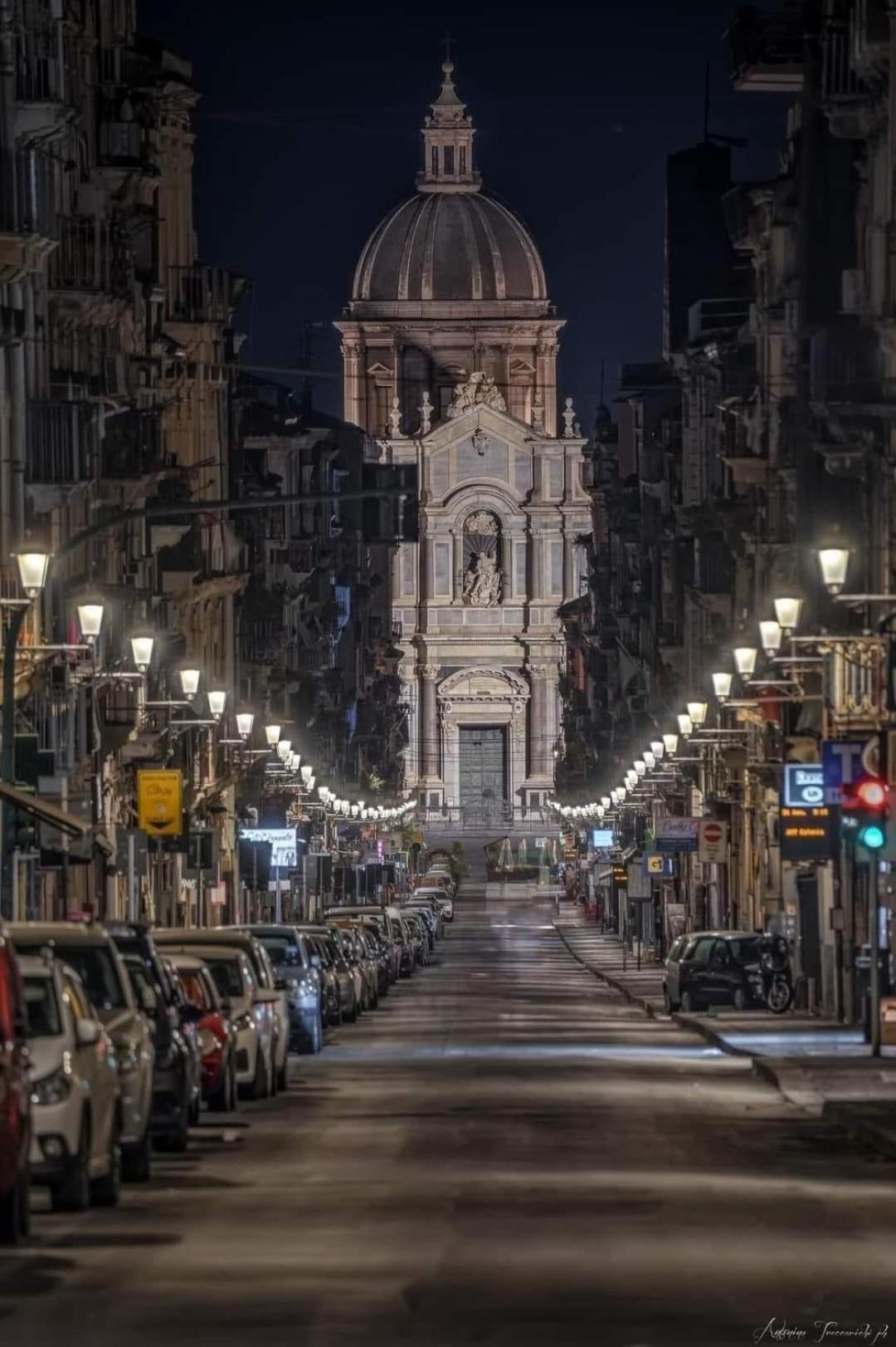 Lorenzo'S House Catania City Centre - Comfortable Large Apartment With 2 Bedrooms And 2 Baths, Close To Trains, Metro And Bus Station Luaran gambar